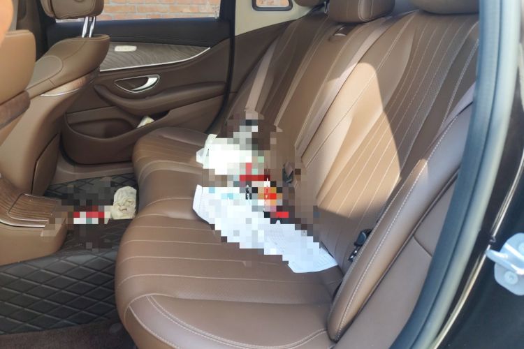 Used Mercedes-Benz E-Class New Energy 2022 Restyled E 350 e L Plug-in Hybrid Sports Sedan Left Rear Seat