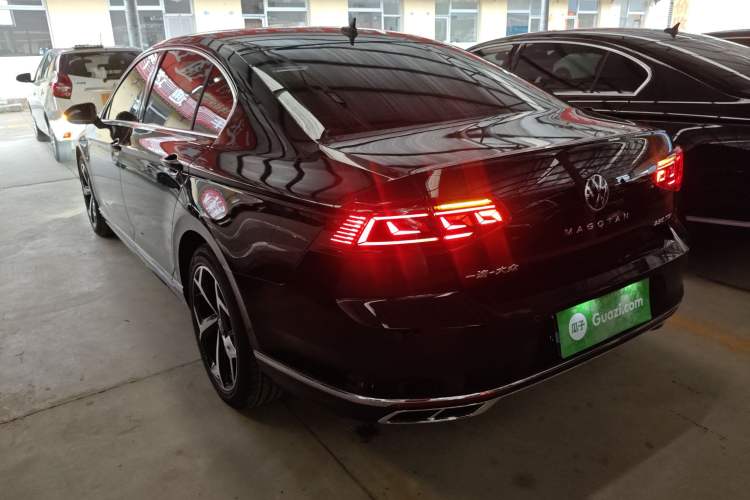 Used Volkswagen Magotan 2025 Revised Version Zhongxiang Edition 330TSI DSG Luxury Trim
