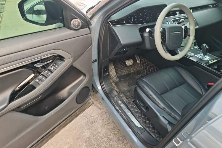 Used Land Rover Range Evoque 2020 249 PS R-DYNAMIC S Sport Edition Driver Seat