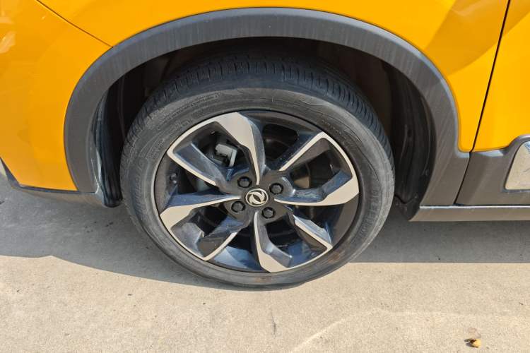 Used Dongfeng Aeolus AX4 2017 1.6L DCT Trendy Style
