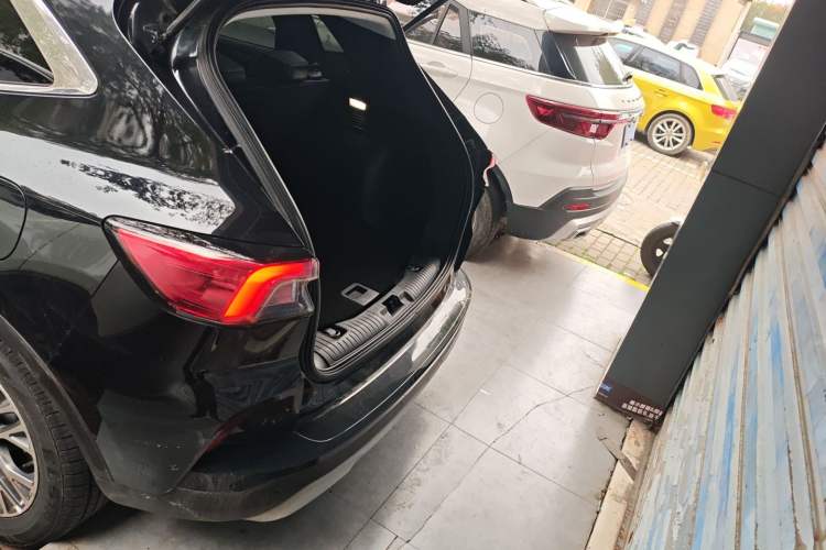 Used Ford Escape 2020 EcoBoost 245 Two-Wheel-Drive Titanium Edition