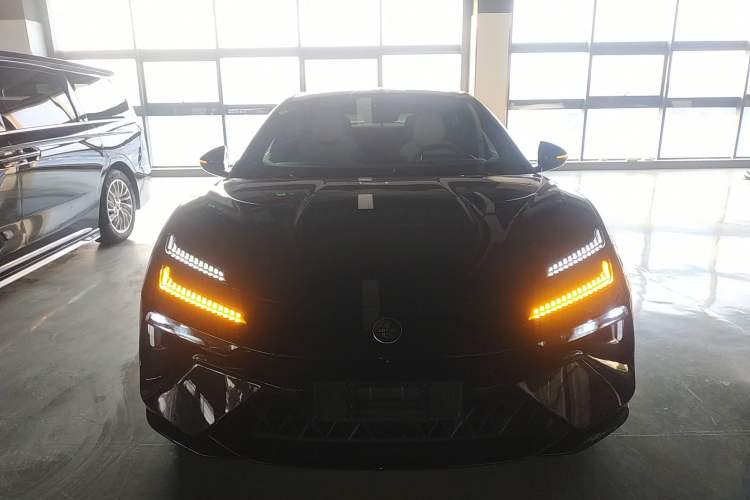 Used Lotus EMEYA 2024 EMEYA S+
