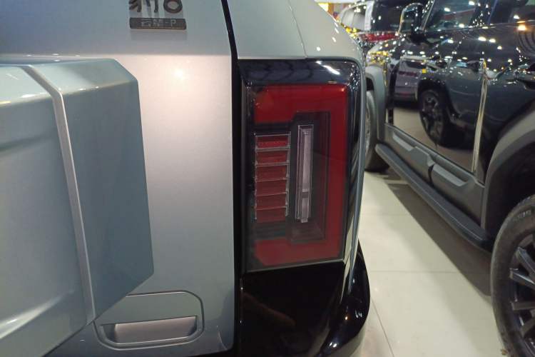 Used Formula Leopard 8 2025 Smart & Brave Flagship Edition 7 Seats Right Rear Taillight