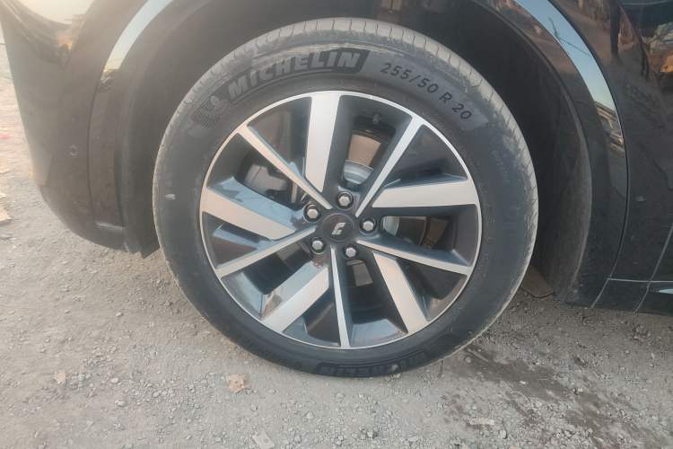 Used Li Auto L8 2023 Pro Model
