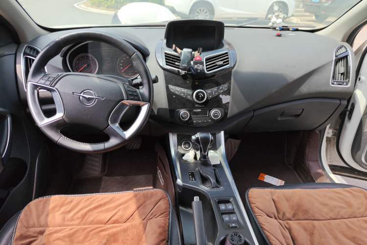 Used Haima S5 2018 1.5T CVT Luxury Model Center Console