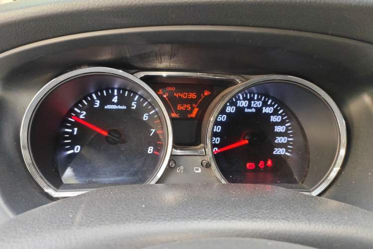 Used Nissan Livina 2013 1.6XE Manual Comfort Edition Instrument Cluster