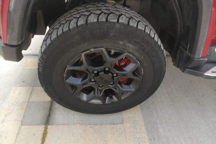 Used BAIC Off-Road BJ40 2021 2.3T Automatic Four-Wheel Drive Blade Hero Edition Supreme Version Left Front Wheel Hub