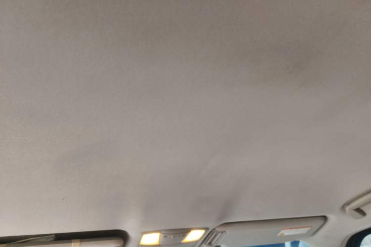 Used Nissan Patrol 2017 4.0L XE Middle East Version Headliner