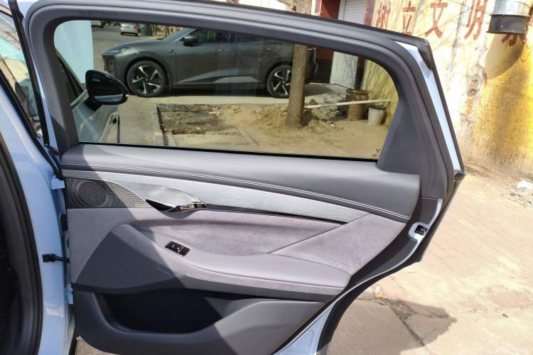 Used VOYAH PASSION 2023 Four-Wheel Drive Long-Range Version
