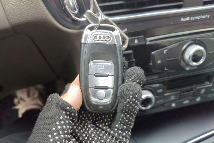 Used Audi Q5 2015 40 TFSI Technology Edition Vehicle Key