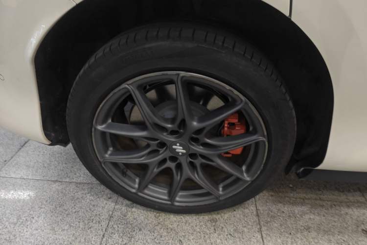 Used IM LS6 2023 Max Standard Edition Right Rear Wheel Hub