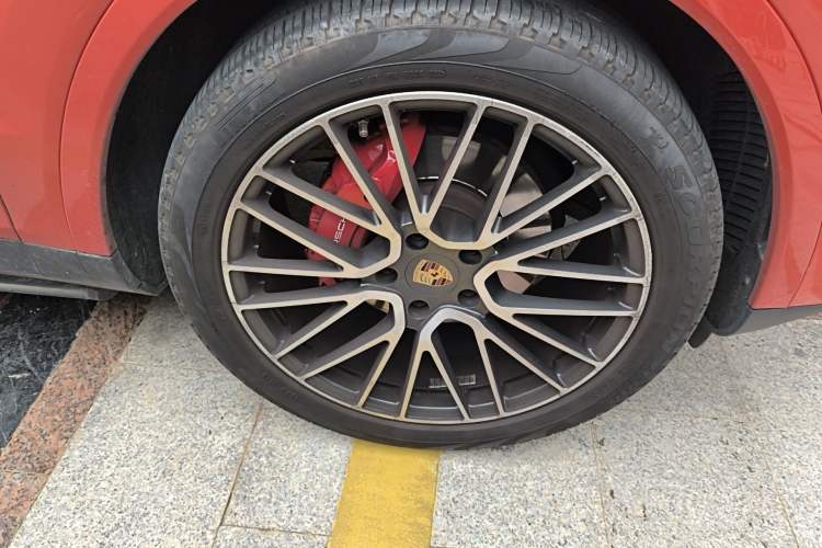 Used Porsche Cayenne 2019 Cayenne 3.0T Right Front Wheel Hub