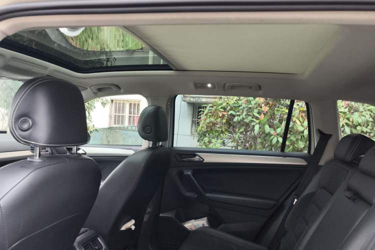 Used Volkswagen Tiguan L 2021 280TSI Automatic Two-Wheel Drive Smart Edition
