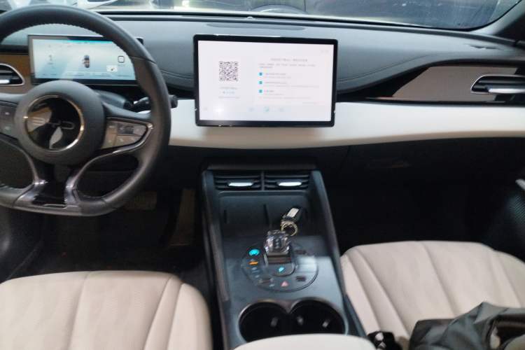 Used BYD Seal 06 New Energy 2024 DM-i 120KM Luxury Model
