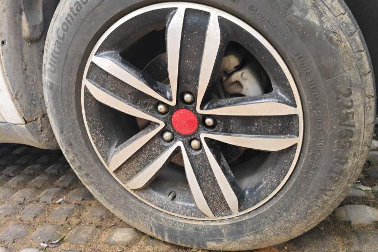 Used Geely Auto GX7 2015 Sports Edition 2.0L Automatic Luxury Upgrade Version China V Standard