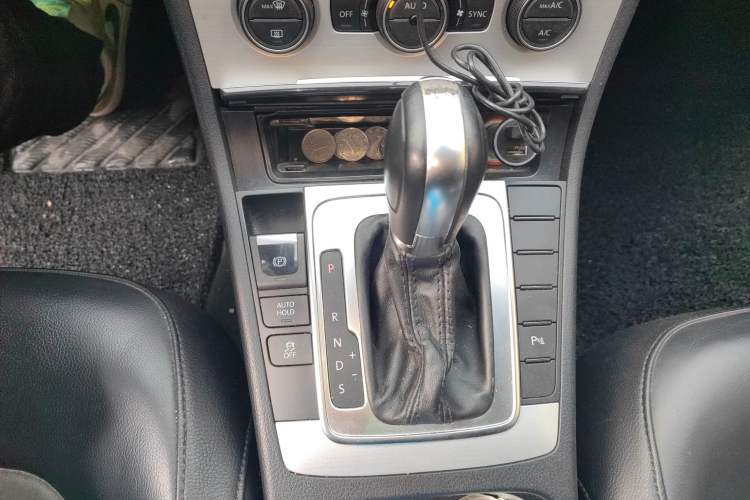 Used Volkswagen Magotan 2015 2.0 TSI Luxury Model
