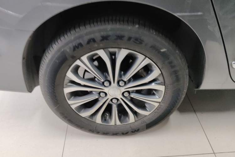 Used Buick GL8 2021 Land Cruiser Executive Class 652T Luxury Model Right Rear Wheel Hub