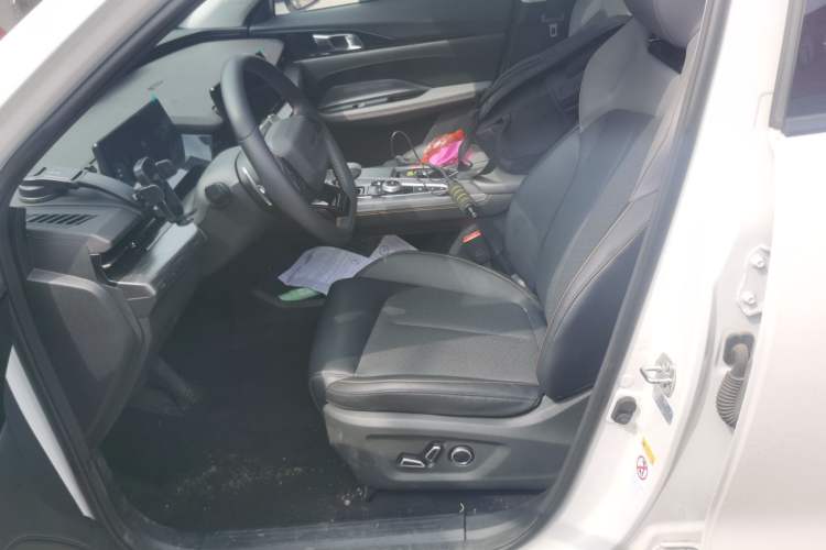 Used CHANGAN OSHAN Z6 2023 Blue Whale 1.5T DCT Smart-Led City Edition Left Front Seat