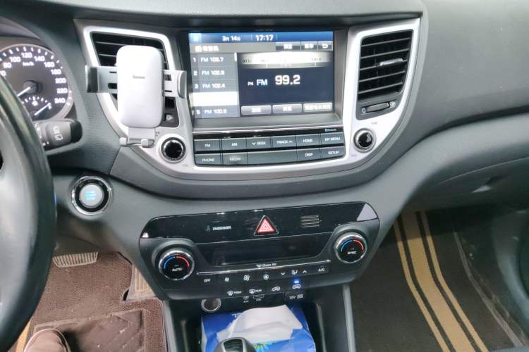 Used Hyundai Tucson 2015 1.6T Dual-Clutch Two-Wheel-Drive Leading Model