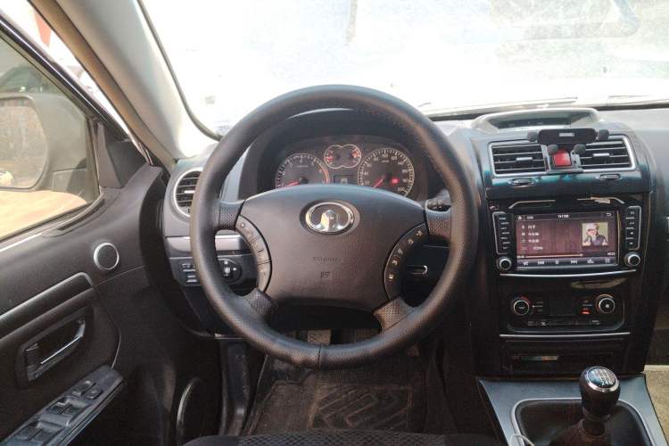 Used Haval H5 Classic 2013 Zhizun Edition 2.0T Manual Two-Wheel Drive Entry-Level Model Steering Wheel