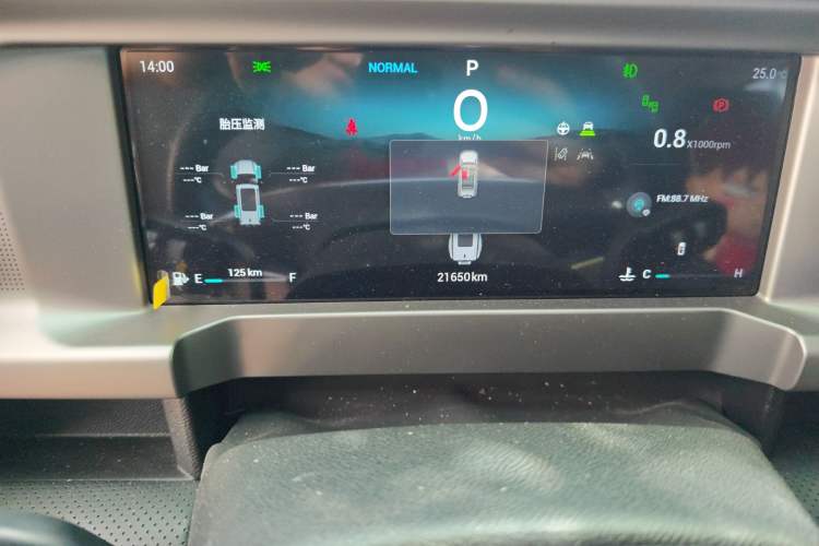 Used JETOUR Traveler 2023 2.0T All-Wheel-Drive CrossPRO Odometer Close Up