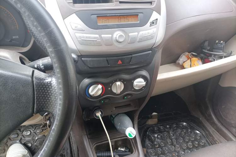 Used Zotye Z100 2013 1.0L Standard Version