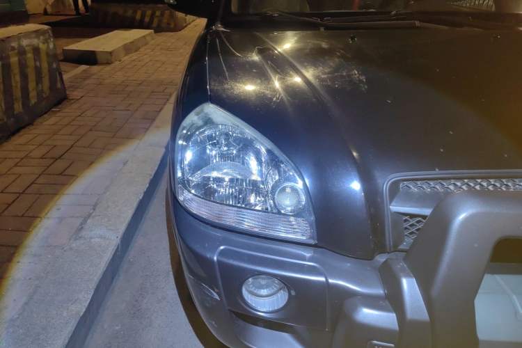 Used Hyundai Tucson 2009 2.0L Automatic Two-Wheel Drive with Sunroof
