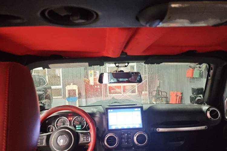 Used Jeep Wrangler 2012 3.6L Sahara Four-Door Edition

