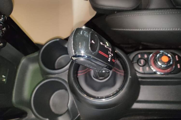 Used MINI MINI 2021 2.0T COOPER S Classic Edition
