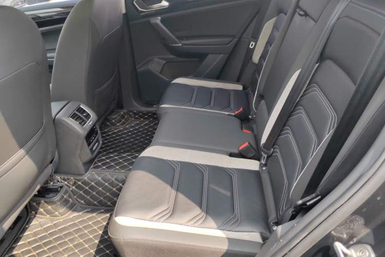 Used Volkswagen Tayron GTE Plug-in Hybrid 2020 1.4T Luxury Model Left Rear Seat