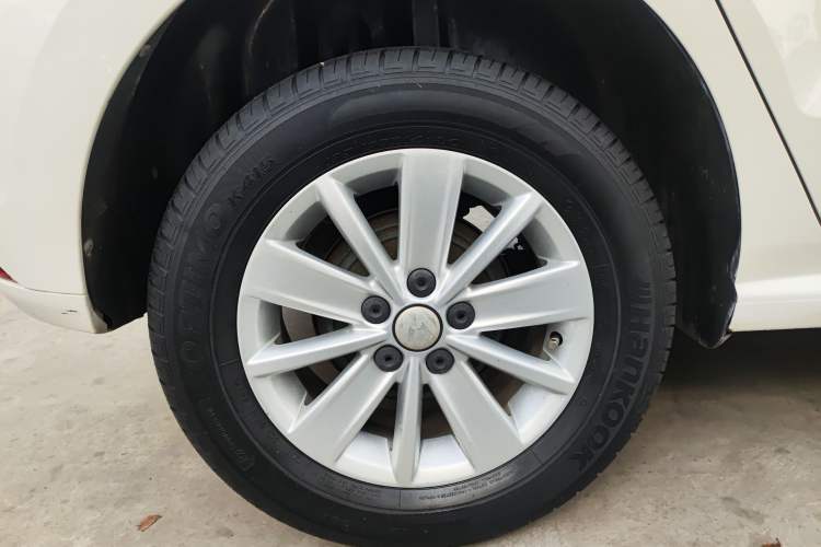 Used Volkswagen Polo 2016 1.4L Automatic Trendy Model Right Rear Wheel Hub