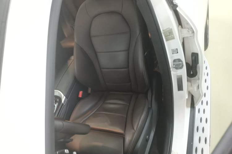 Used Mercedes-Benz GLC 2019 Facelift GLC 260 L 4MATIC Luxury Model
