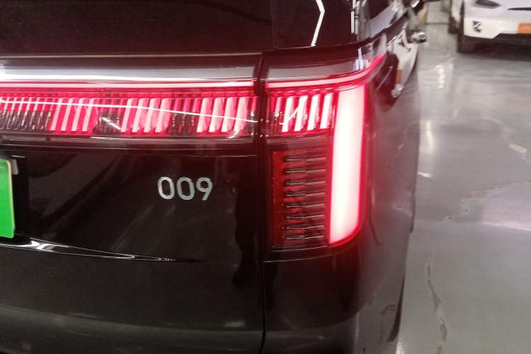 Used Zeekr 009 2024 7-Seater Aisle Version 108 kWh