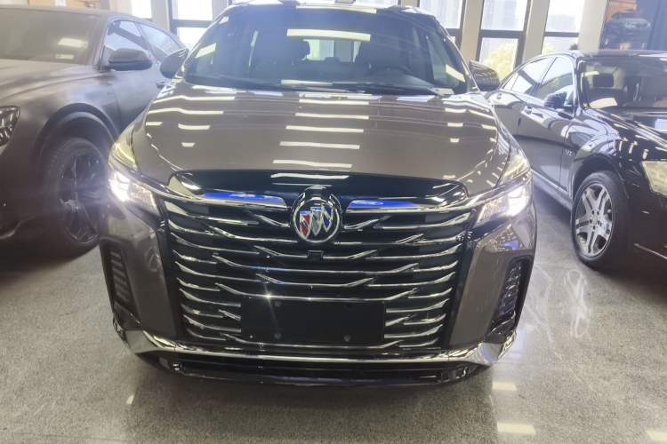 Used Buick GL8 2023 Land Executive Class Comfort Model