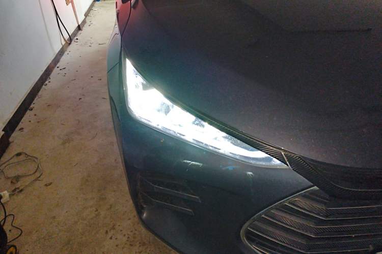 Used BYD Tang New Energy 2018 DM 2.0T All-Wheel Drive Smart Connect Elite 7-Seater China V Emission Standard