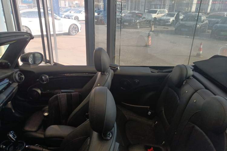 Used MINI MINI 2023 Second Facelift 2.0T COOPER S CABRIO Artist
