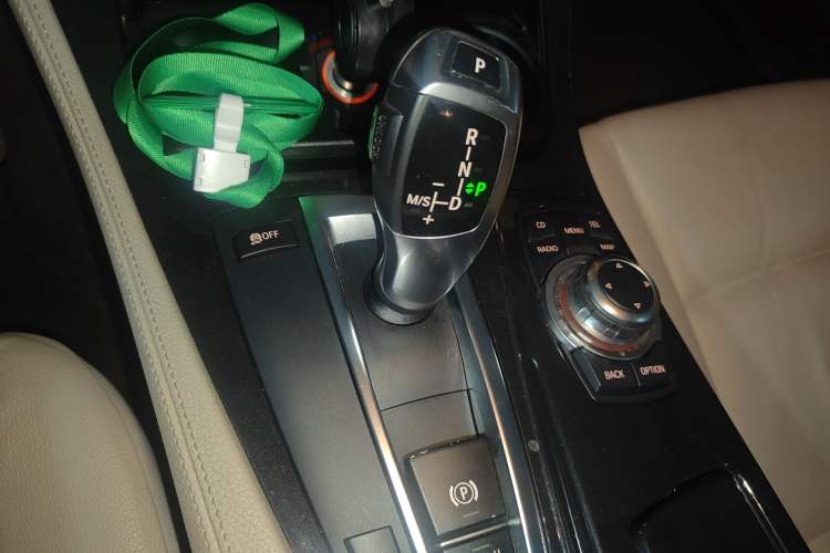 Used BMW 5 Series 2011 523Li Leading Model
