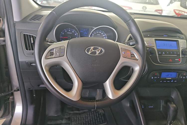 Used Hyundai ix35 2013 2.0L Automatic Two-Wheel Drive Smart GLS China IV Standard

