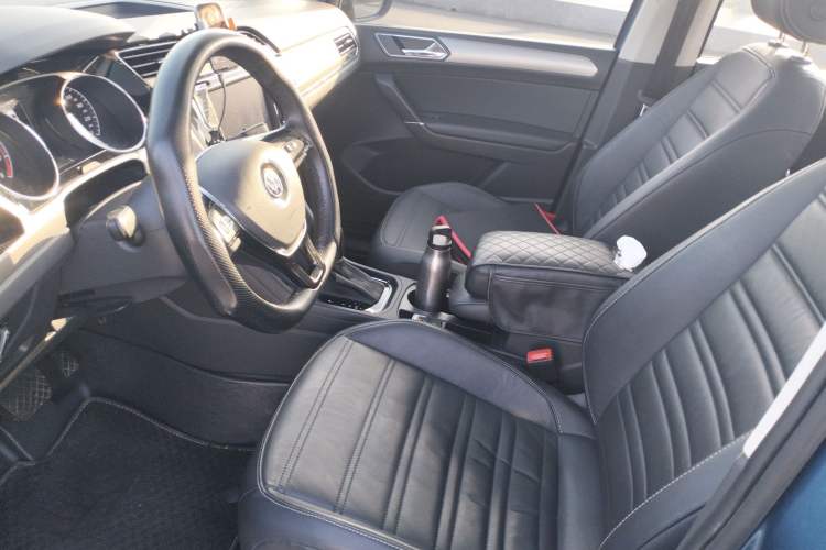 Used Volkswagen Touran 2018 Volkswagen Touran L 280TSI DSG Comfort Edition 6-seater Left Front Seat