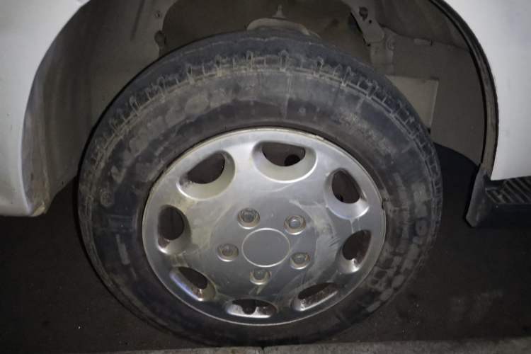 Used Jinbei Hiace 2020 2.0L Express King Series Deluxe Van Standard Roof China VI Emission Standard 1TZS
