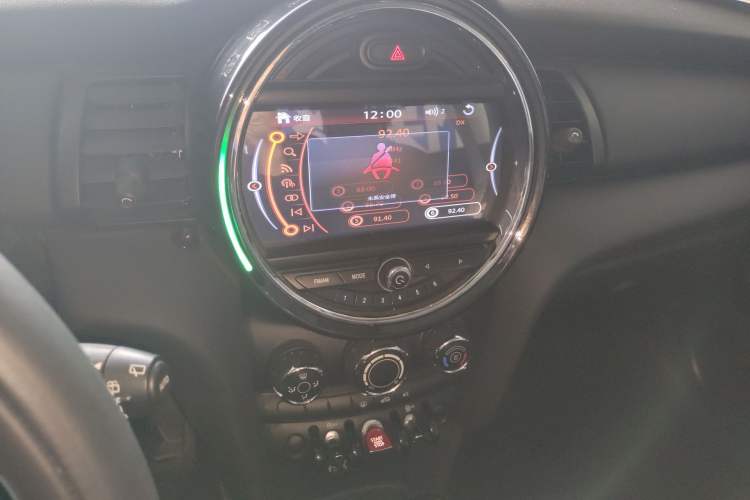 Used MINI 2016 1.2T ONE Pioneer Edition Audio And AC Panel