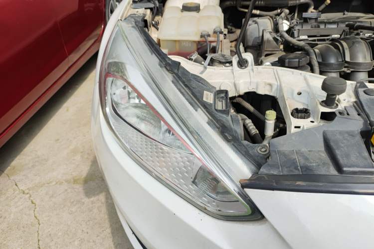 Used Ford Focus 2015 Sedan 1.6L Automatic Comfort Model Right Front Headlight