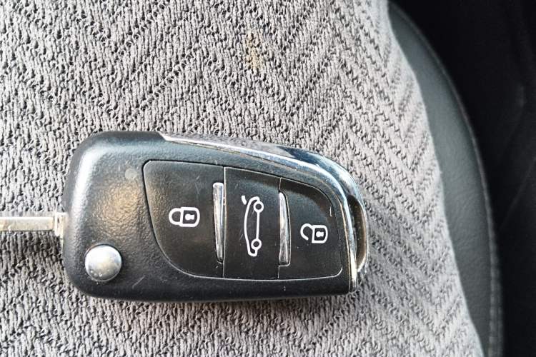 Used Peugeot 3008 2015 1.6THP Automatic Prestige Edition Vehicle Key