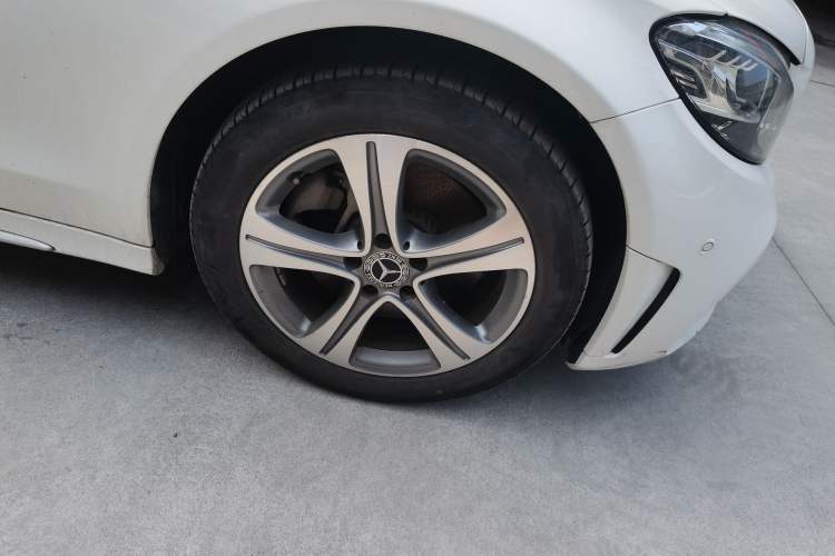 Used Mercedes-Benz C-Class 2019 C 260 L Sport Edition Right Front Wheel Hub