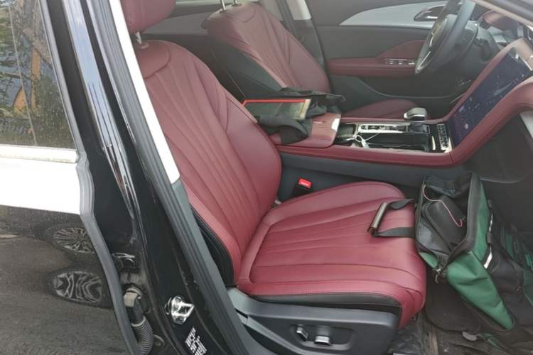 Used Hongqi H5 2025 2.0T Automatic Flag Edition – 500 000 Units Commemorative Version