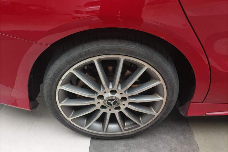 Used Mercedes-Benz CLA 2018 CLA 220 4MATIC Right Rear Wheel Hub