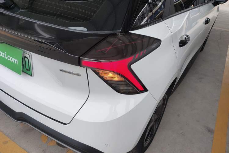 Used MG 4 EV 2023 415 km Range Sea-Faring Champion Edition
