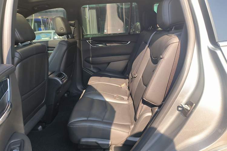 Used Cadillac XT6 2022 2.0T 7-Seater Two-Wheel Drive Luxury Version