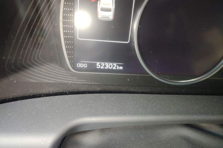 Used Lexus ES 2021 200 Excellence Edition Odometer Close Up