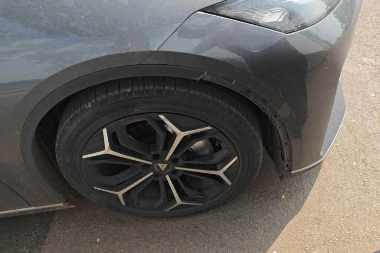 Used Deepal SL03 2023 200Max Range-Extended Version Right Front Wheel Hub